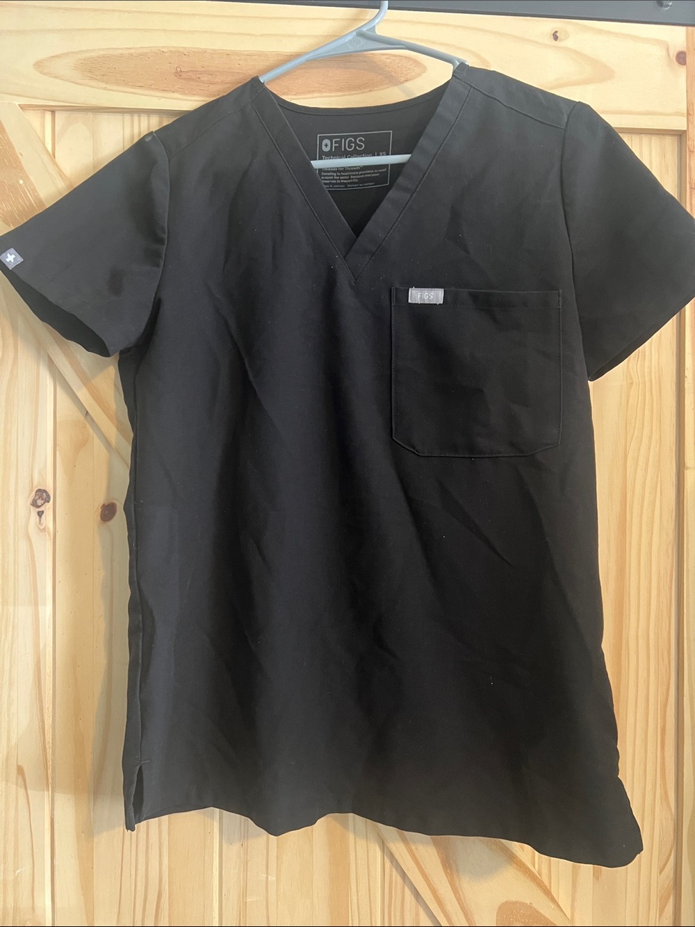 FIGS womens Black V-Neck Scrub Top